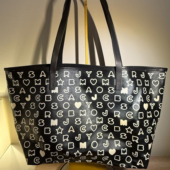 Marc By Marc Jacob’s Tote Bag - Picture 8 of 14